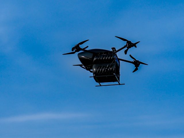 https://cedd.pl/wp-content/uploads/2021/10/Dronehub-cargo-drone-2-640x480.jpg